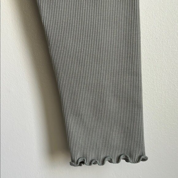 Spiritual Gangster Love Sculpt Seamless 7/8 Ruffle Legging - M/L - Picture 10 of 12